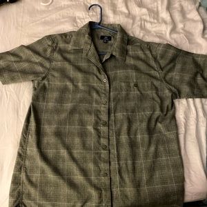 Button Up T- Shirt  (M)